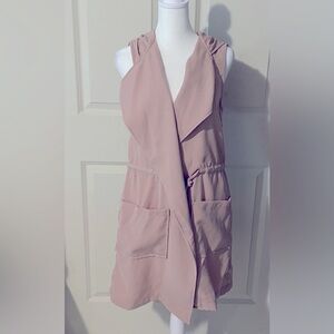 Long vest, light, contemporary and with hoodie